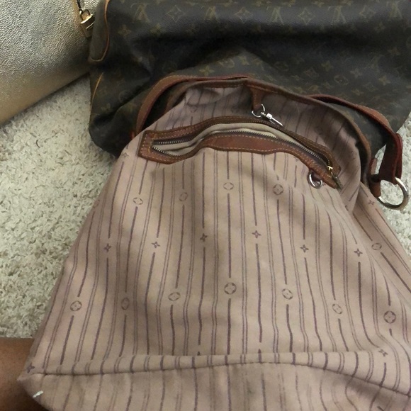 large LV - Picture 6 of 8